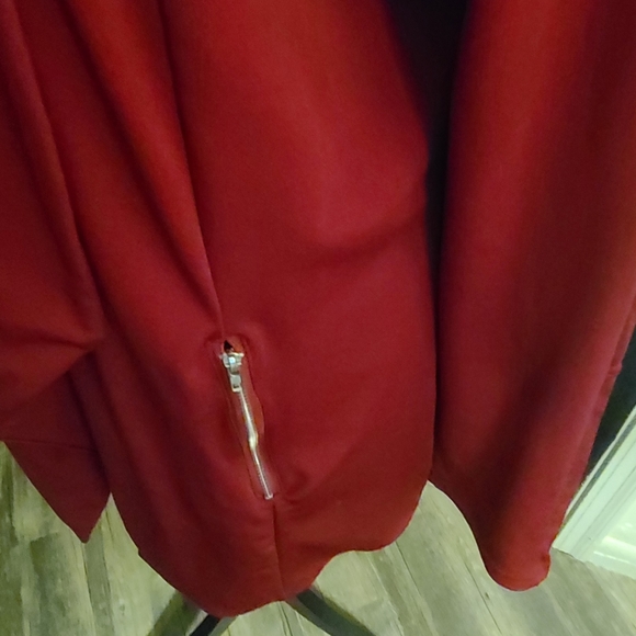 Blazer - Picture 2 of 2